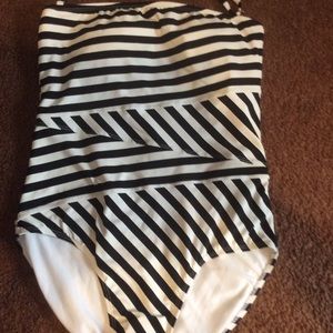 Women’s one piece swimsuit Anne Cole size 8